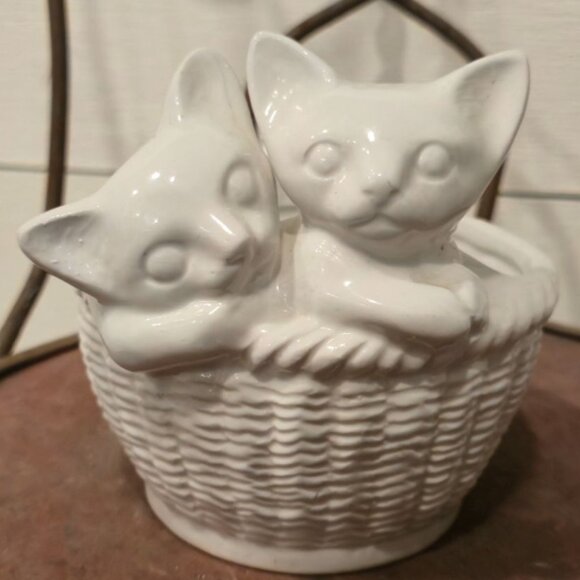 Vintage Ceramic Kittens Planter in a Basket vase Cat lovers gift storage kitty - Picture 7 of 9